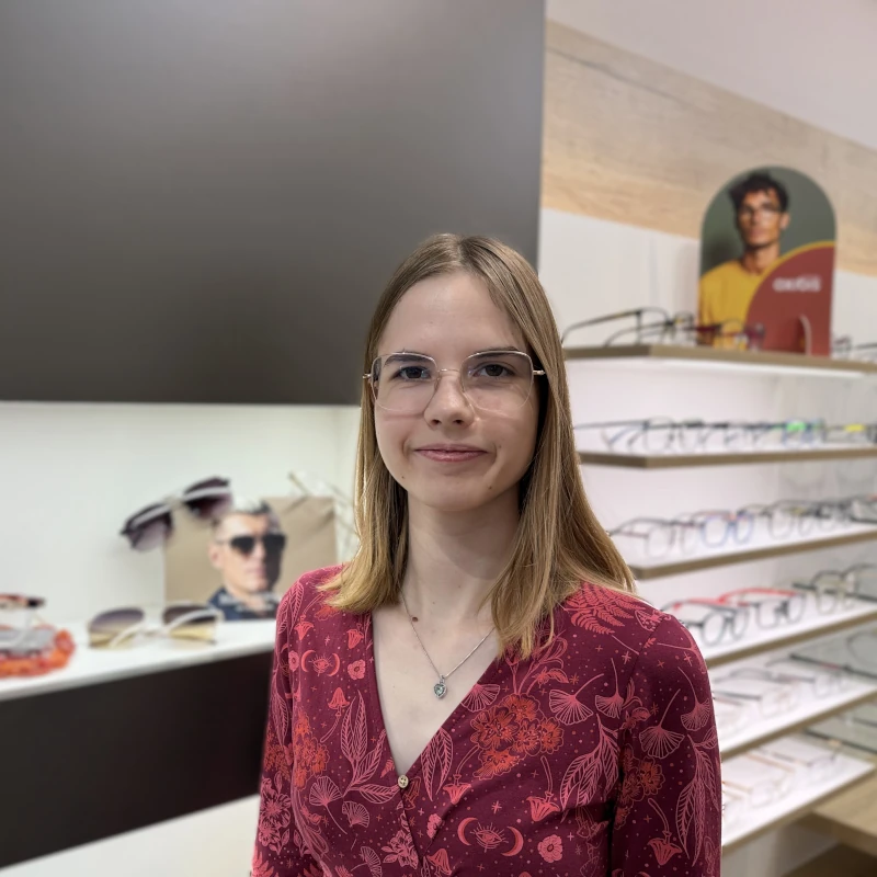 Augenoptikerin Denise Raschemann